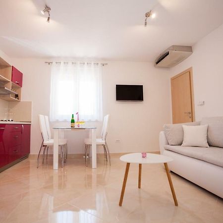 Apartments Mia Baška Voda Kültér fotó