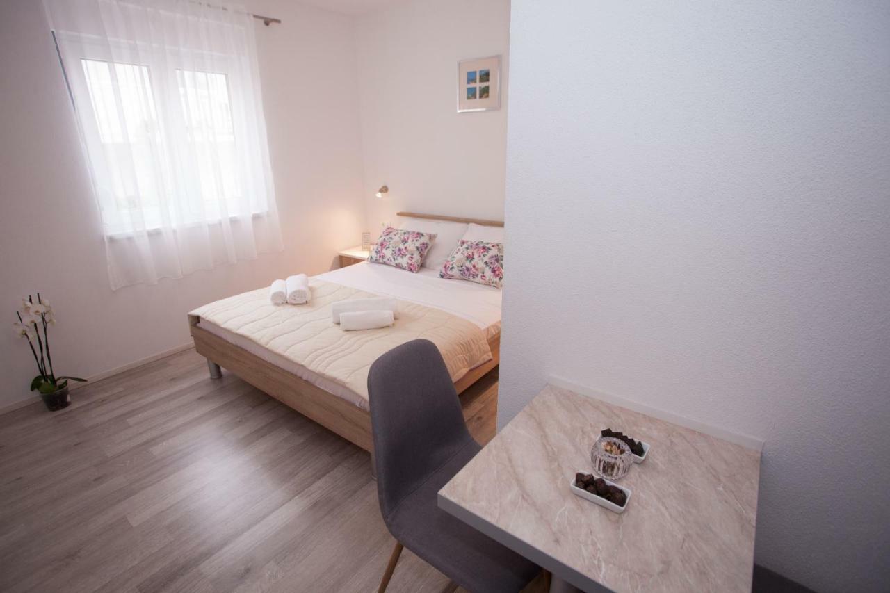 Apartments Mia Baška Voda Kültér fotó