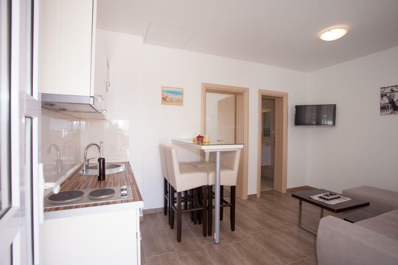 Apartments Mia Baška Voda Kültér fotó