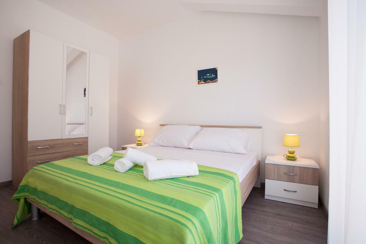 Apartments Mia Baška Voda Kültér fotó