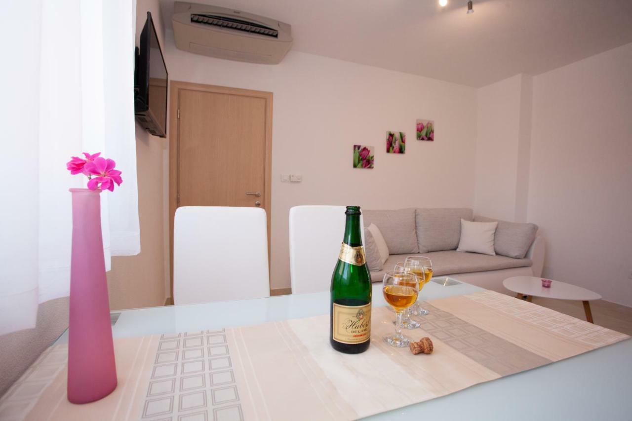 Apartments Mia Baška Voda Kültér fotó