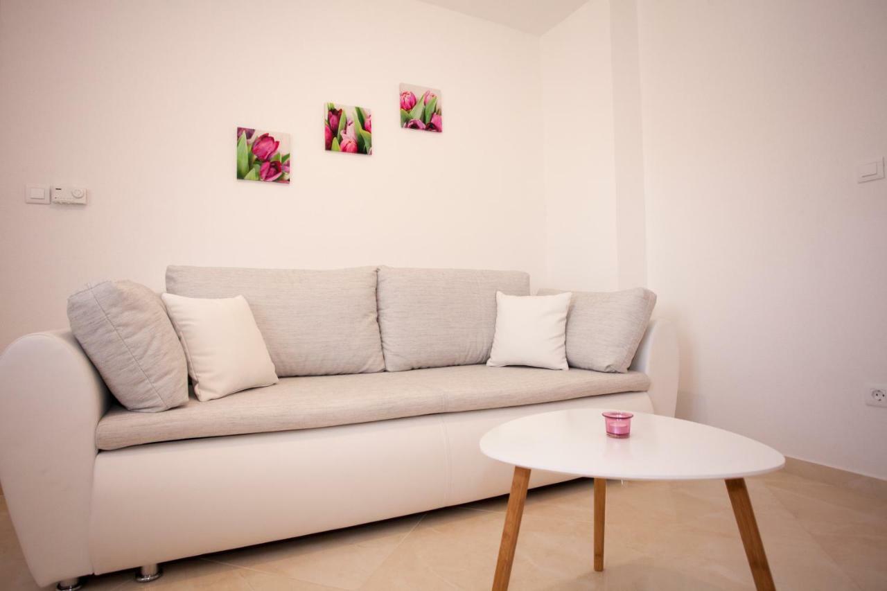 Apartments Mia Baška Voda Kültér fotó