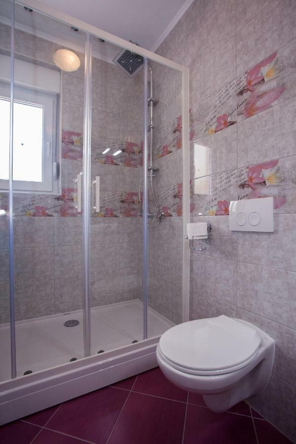 Apartments Mia Baška Voda Kültér fotó