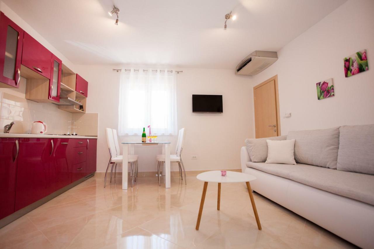 Apartments Mia Baška Voda Kültér fotó