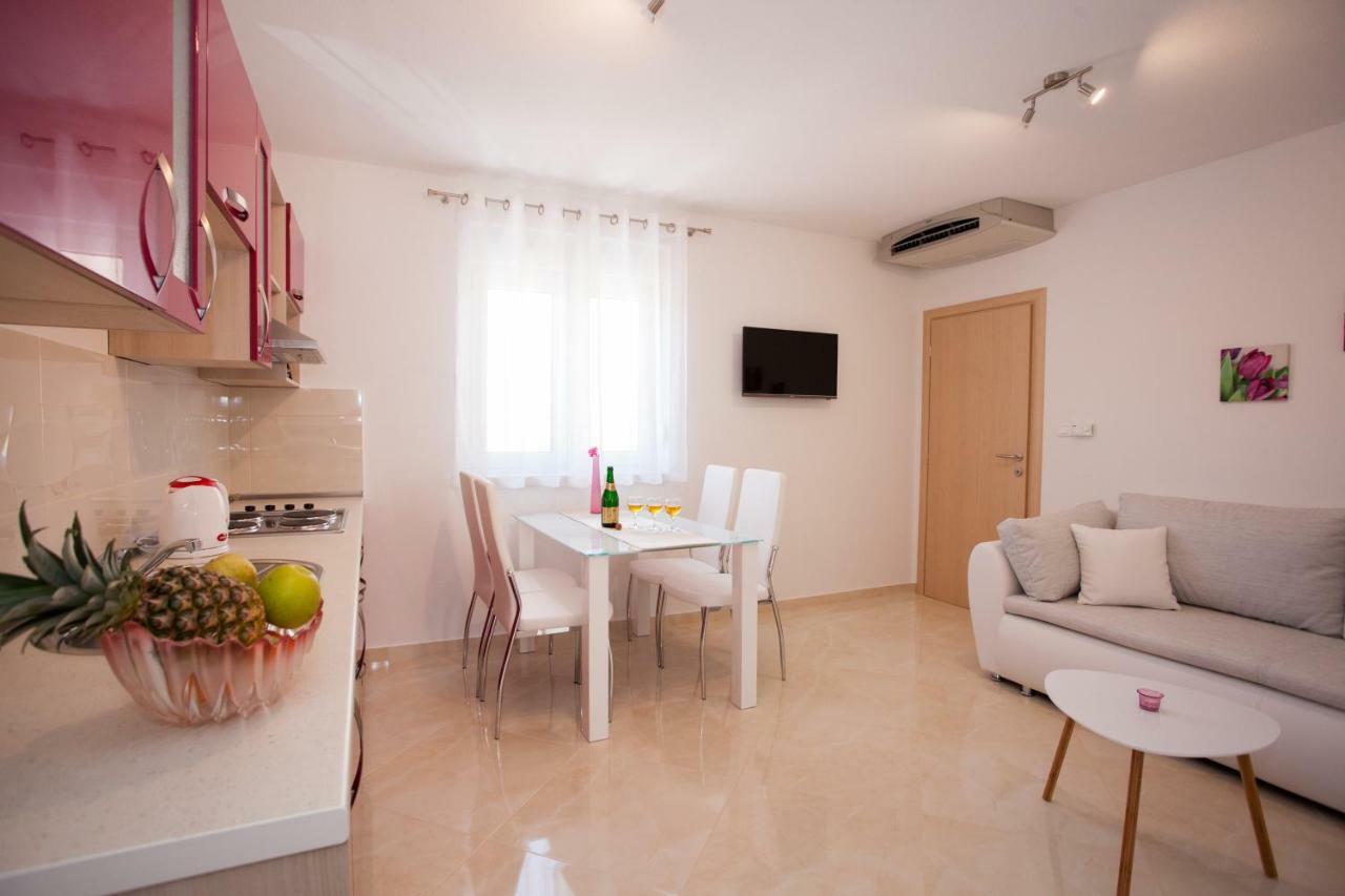 Apartments Mia Baška Voda Kültér fotó