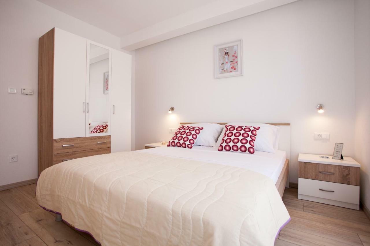 Apartments Mia Baška Voda Kültér fotó