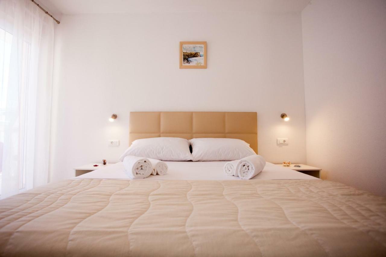 Apartments Mia Baška Voda Kültér fotó