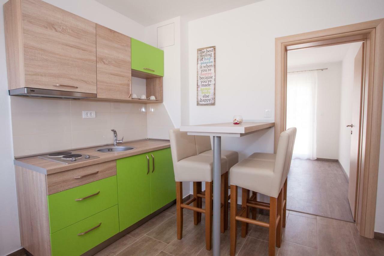 Apartments Mia Baška Voda Kültér fotó